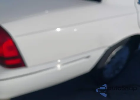 2011 Mercury Grand Marquis Ls (Fleet Only) z USA, uszkodzony, nr VIN 2MEBM7FV4BX604050